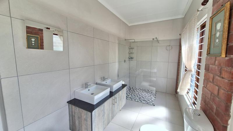 2 Bedroom Property for Sale in Die Eiland Western Cape